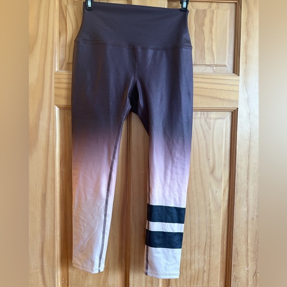 Alo Yoga Airbrush Leggings (brown ombre fade) - Picture 2 of 6